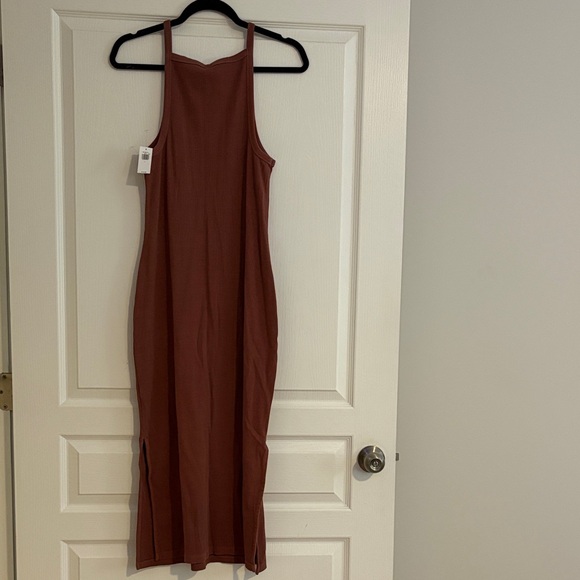 Old Navy Rust-Brown Ribbed Midi Dress - Picture 2 of 2